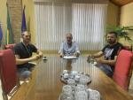 PREFEITO GILBERTO ESTEVES RECEBE EM SEU GABINETE SUB SECRETÁRIO DE CULTURA LEANDRO AZEVEDO