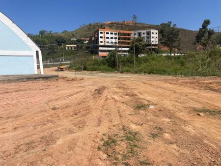 GINÁSIO MUNICIPAL EM ÁGUAS CLARAS RECEBERÁ CALÇAMENTO EM SEU ENTORNO 